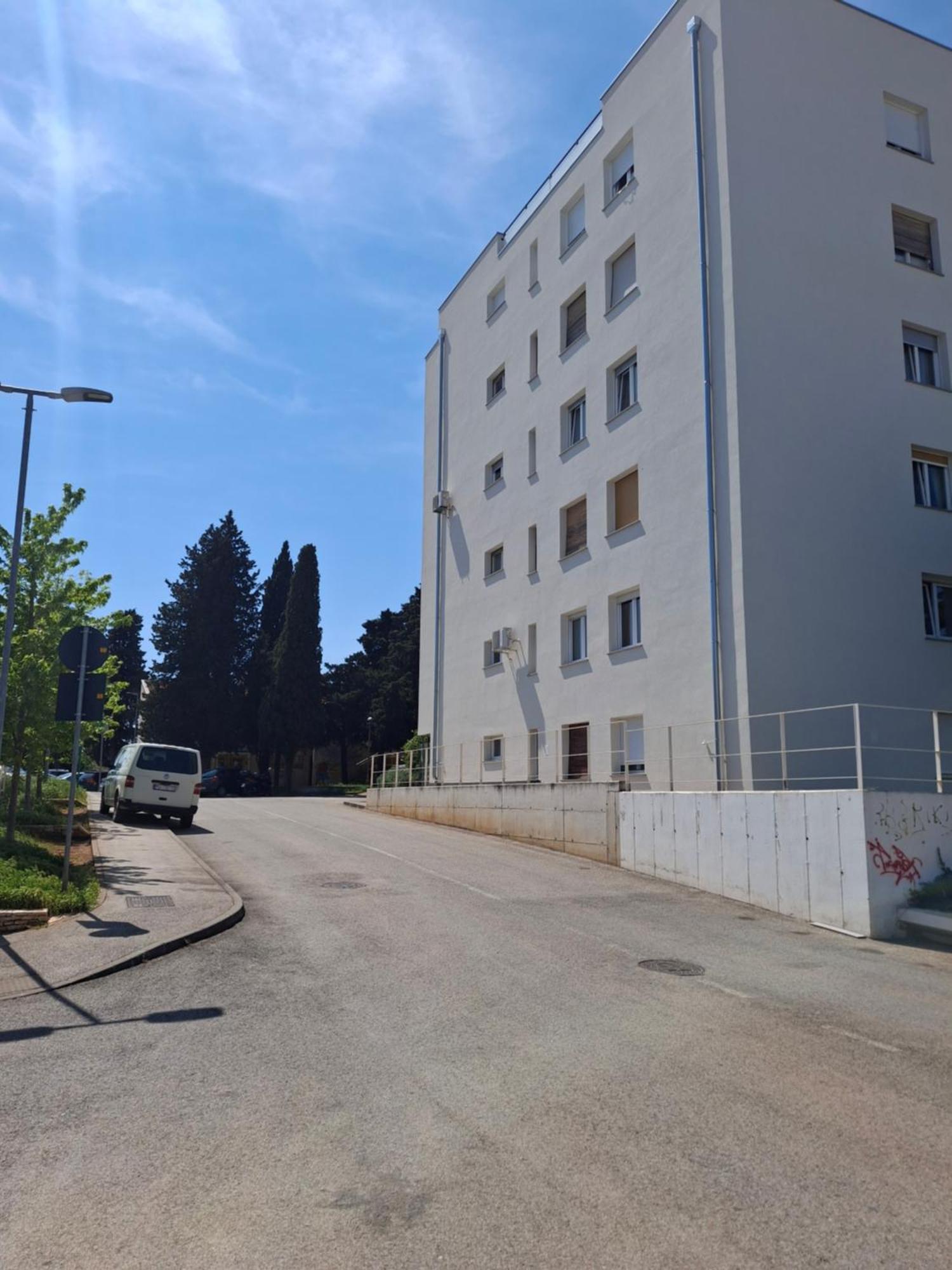 Apartman Val Пула Екстериор снимка