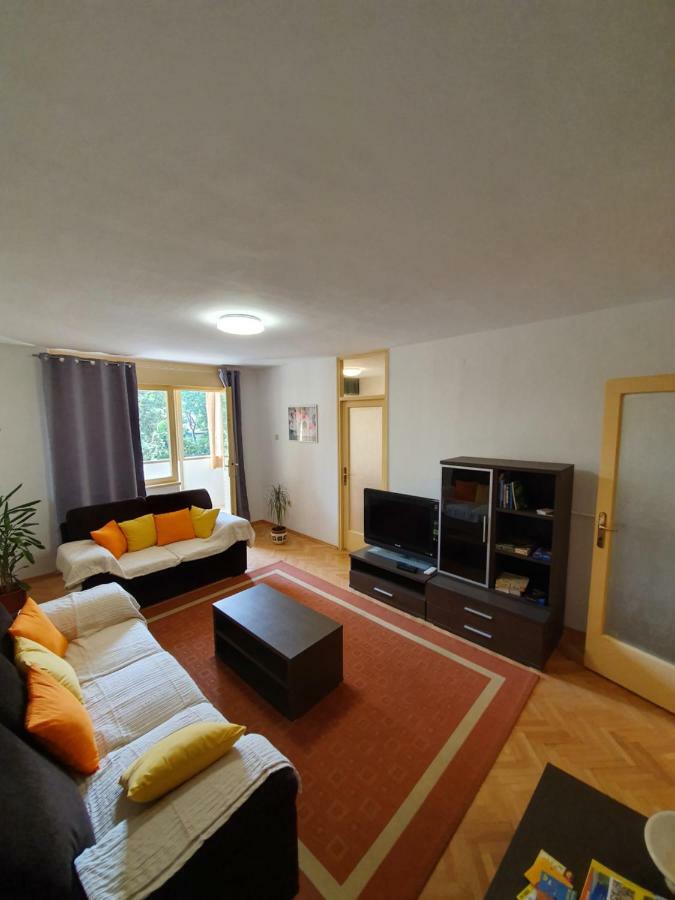 Apartman Val Пула Екстериор снимка