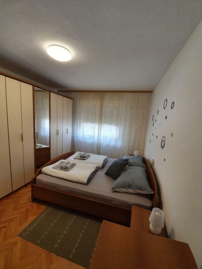 Apartman Val Пула Екстериор снимка